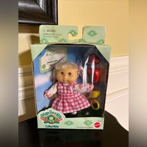 Vintage 1995 NIB collectible Cabbage Patch Kid - Genevieve Felice 5”
